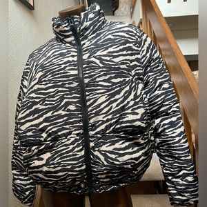 H&M Puffer Jacket. Size: L